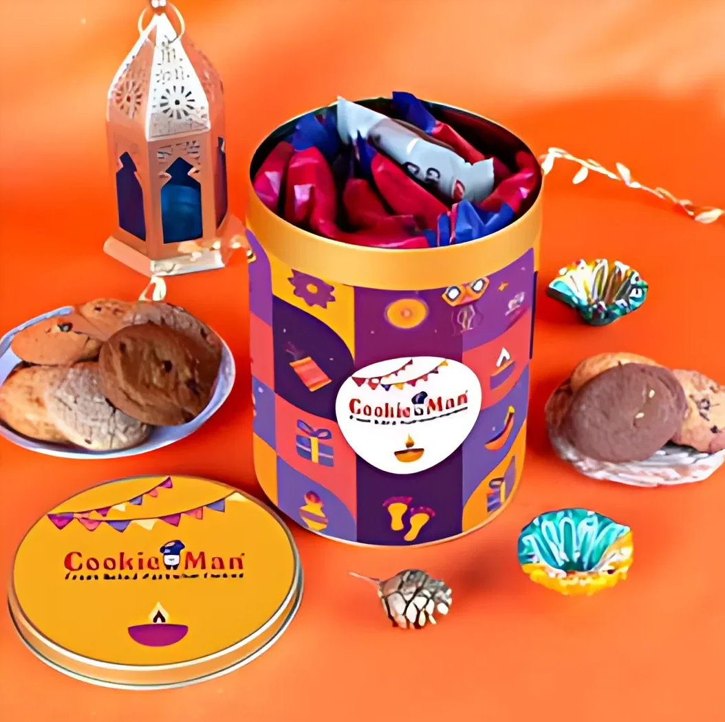 image-upscaler@1947759-14a12c31-735e-4ca8-8655-d5aa7e92cf34-4x Festive Fusion Large Tin – Assorted Cookies - Image 1